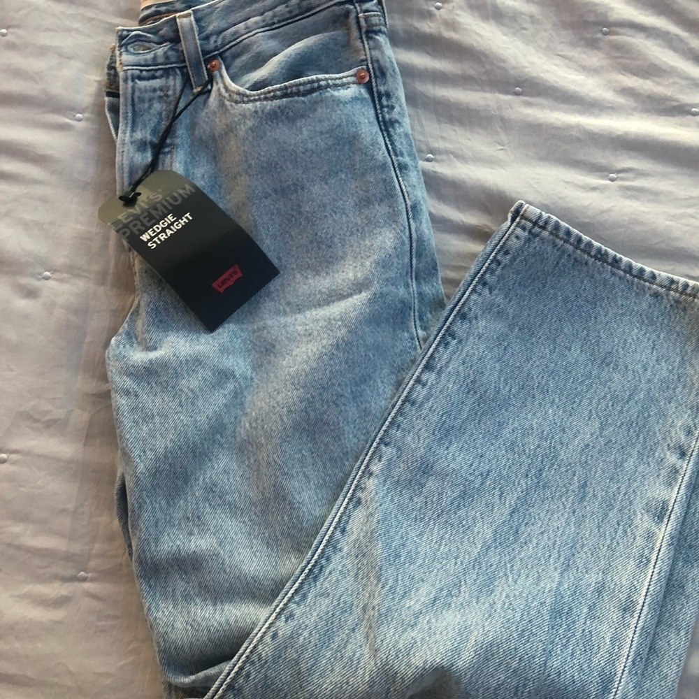 Levi’s premium wedgie straight 27x26 NWT